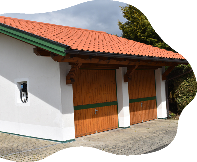 Elektrische Ladestation und Garage